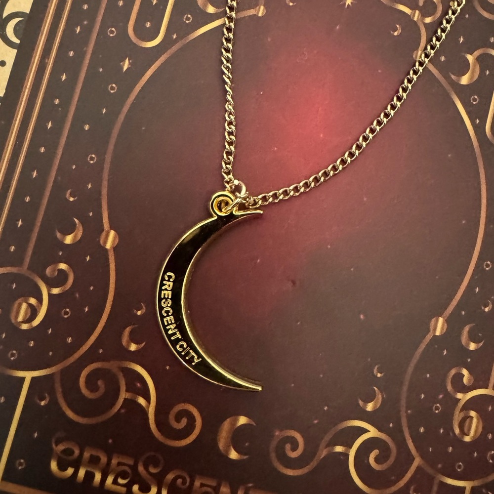 Crescent City Pendant Necklace - Fairyloot Exclusive